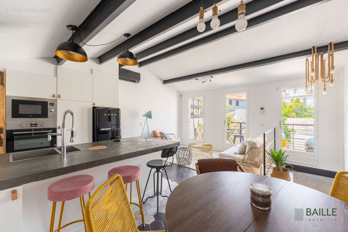 Appartement à MARSEILLE-6E