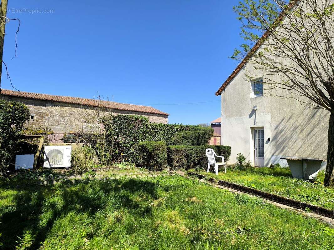 Maison à PAIZAY-NAUDOUIN-EMBOURIE