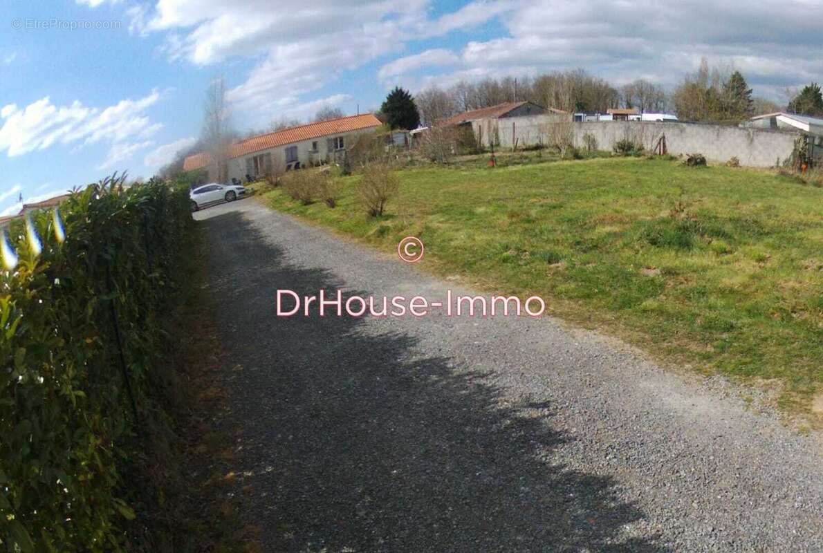 Terrain à LA LIMOUZINIERE