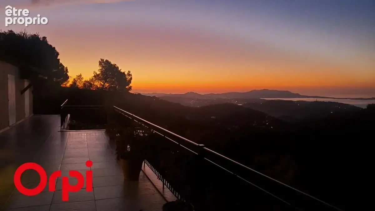 Superbe villa T7 entre Bandol et La Cadière-d'Azur  Vue Mer à 180°  Terrain 5 000 m - photo 22