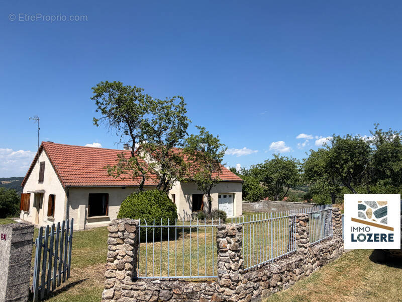 Maison à CHAMBON-LE-CHATEAU