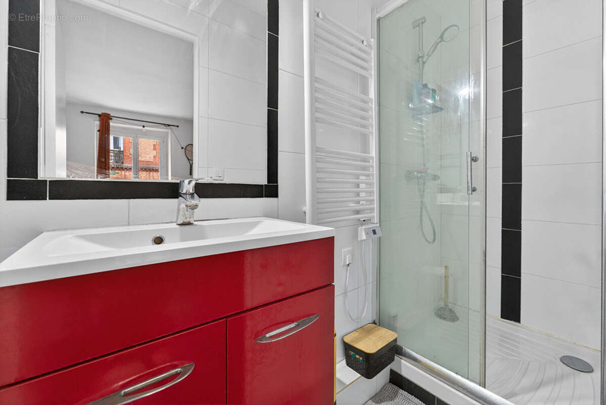 Appartement à PARIS-10E