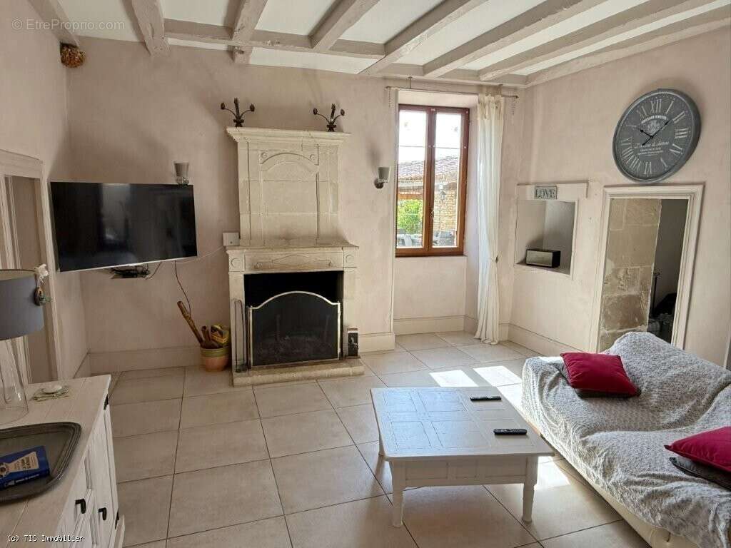 Maison à VERTEUIL-SUR-CHARENTE