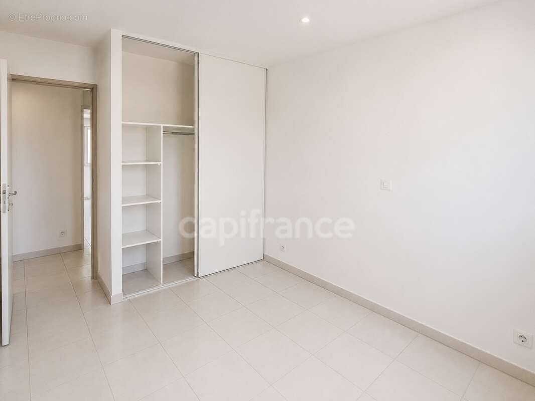Appartement T4 de standing avec terrasse, climatisation, garage et aperçu mer - photo 8