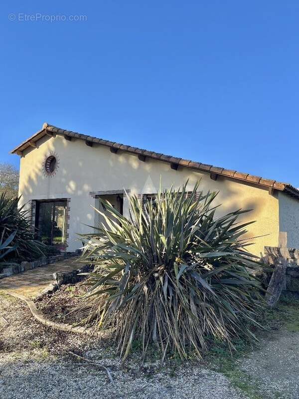 Maison à SAINT-DENIS-LA-CHEVASSE