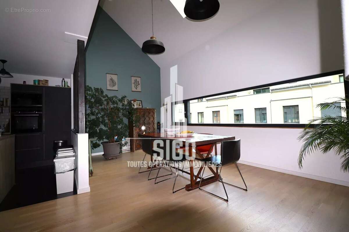Maison à SURGY