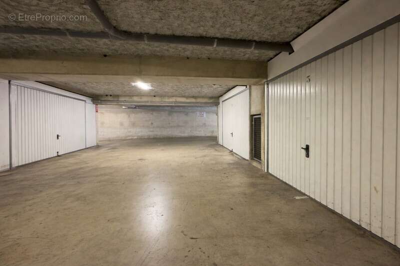 Parking à MARSEILLE-13E