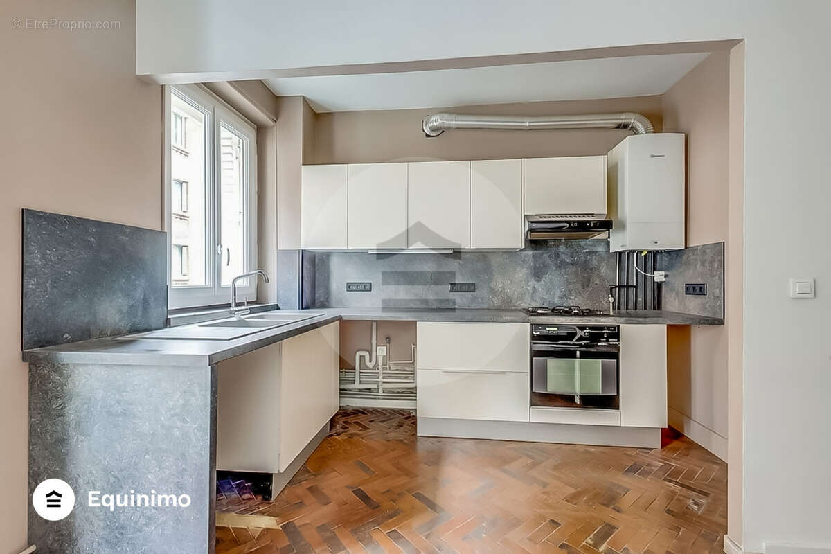 Appartement à PARIS-10E