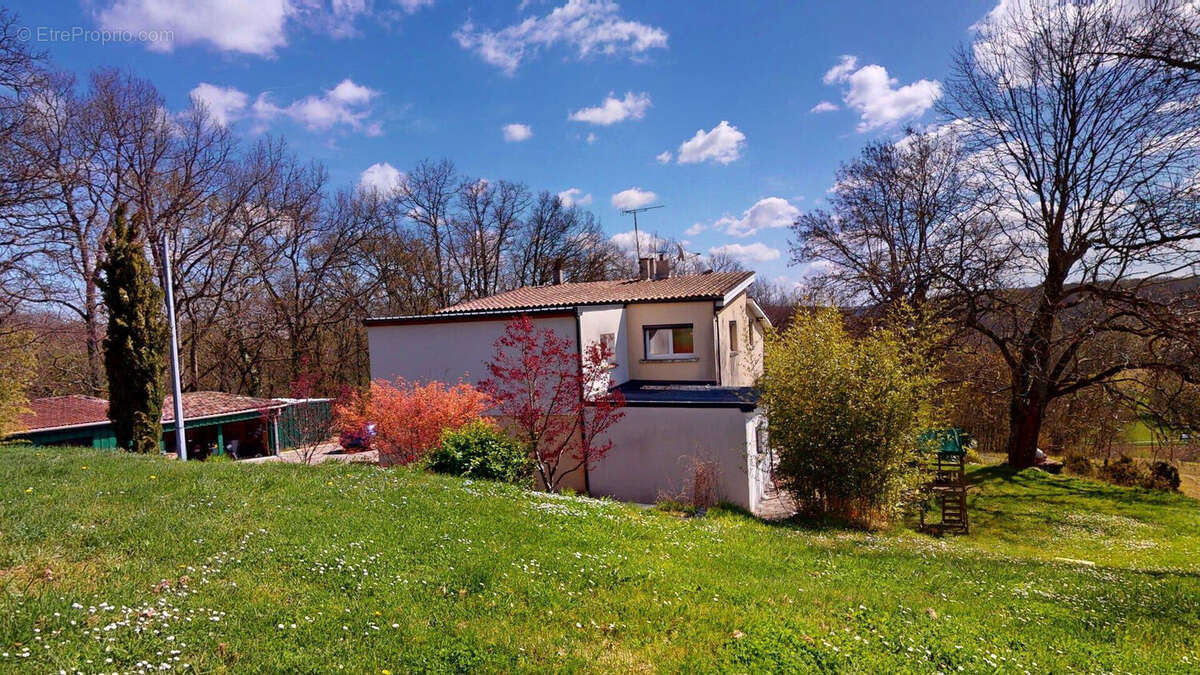 Maison à MONTESQUIEU