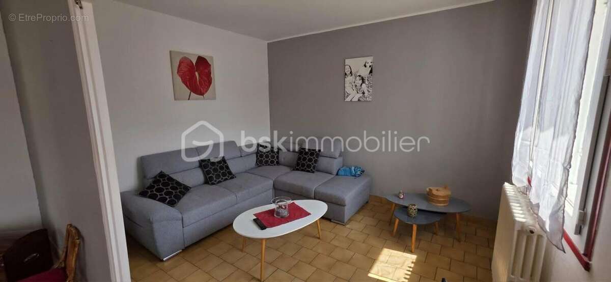  Pavillon familial 4 chambres – Garage exceptionnel de 100 m² et sous-sol – Gare de Sens à deux pas qui mène à Paris en 54 min ! - photo 3