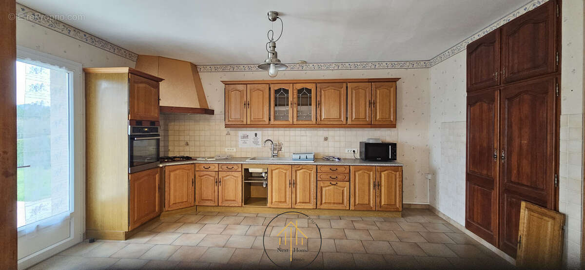 Maison à MONTMOREAU-SAINT-CYBARD