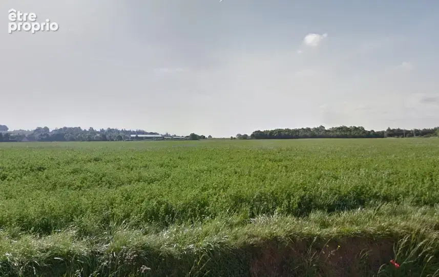 Terrain à AIRAN