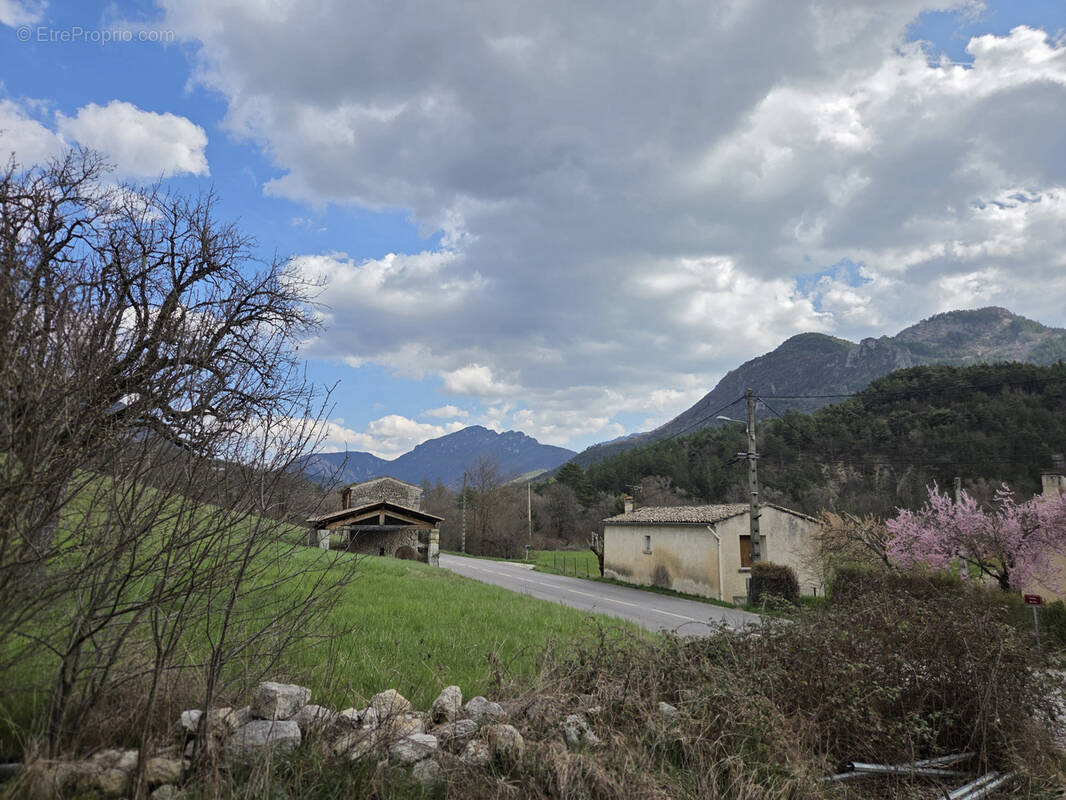 Autre à LA MOTTE-CHALANCON
