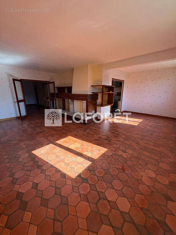 Maison à RIOM-ES-MONTAGNES