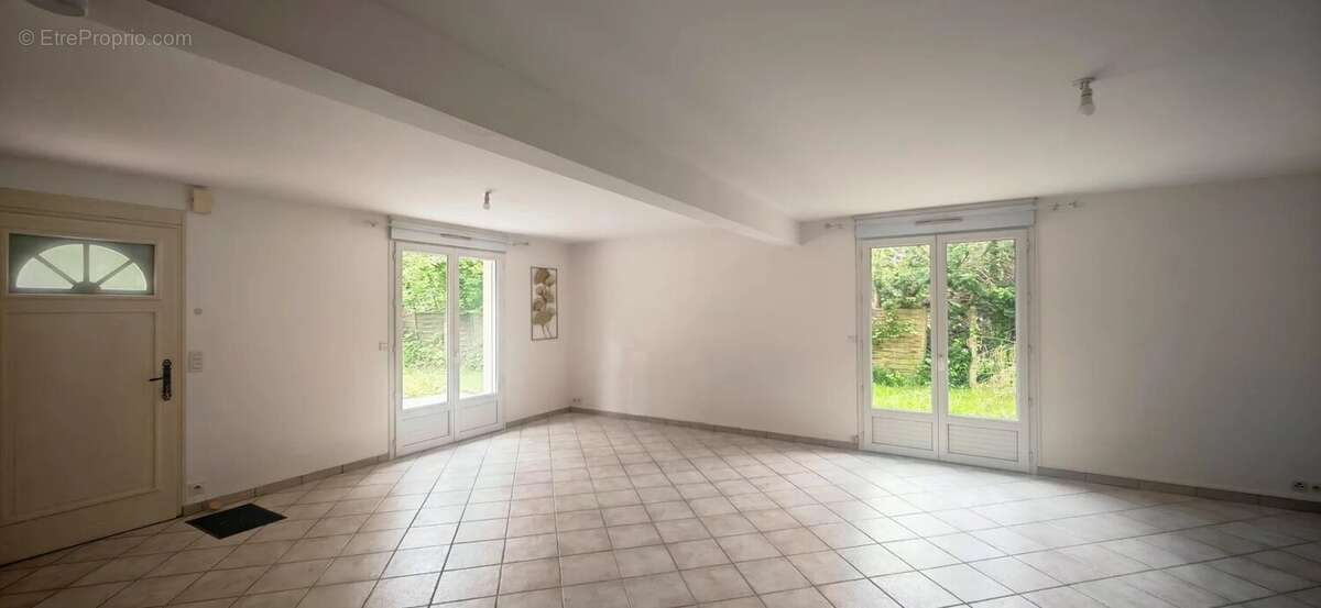 Saint André Les Vergers - Maison familiale de 131m2 sur 975m - photo 3