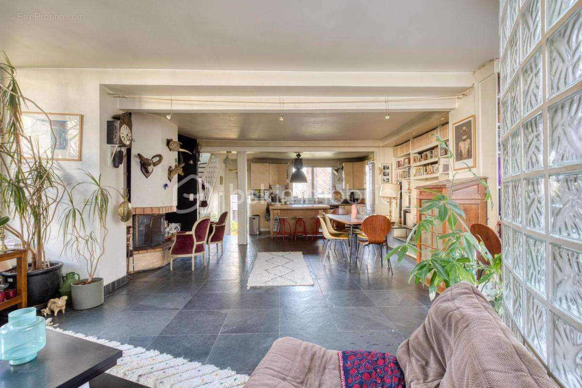 Maison de ville T5 (4 chambres) de 155 m2 - VILLA CHASSAGNOLLE - LES LILAS - photo 14