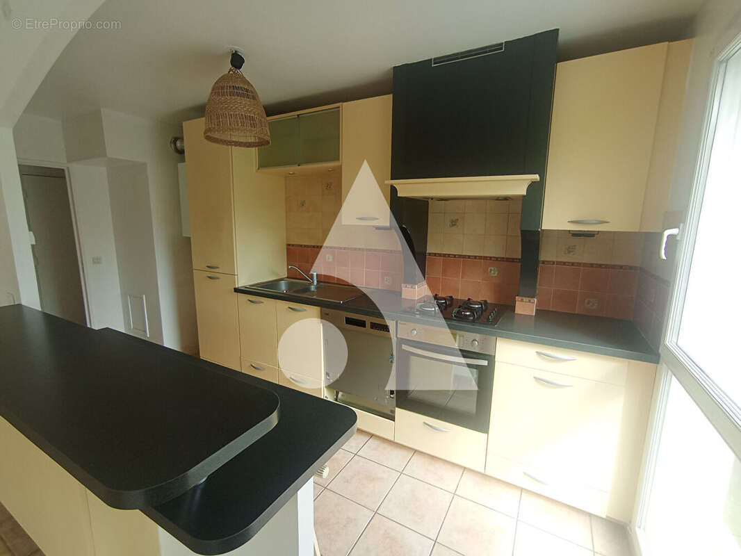 Appartement à SAINTE-GENEVIEVE-DES-BOIS