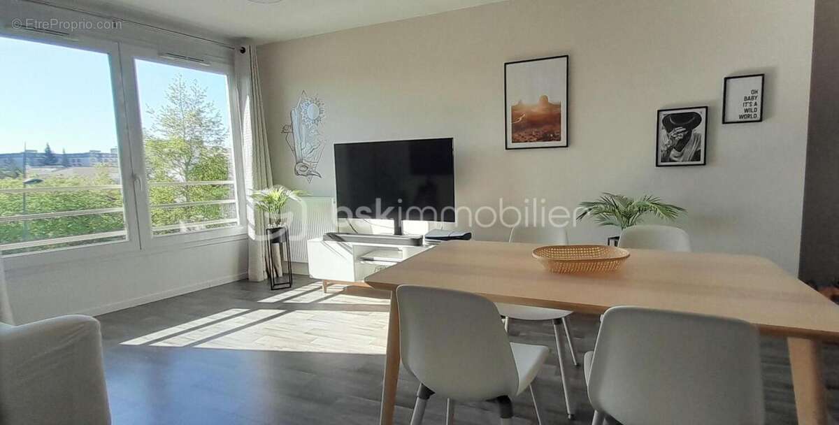 Appartement à FLEURY-MEROGIS