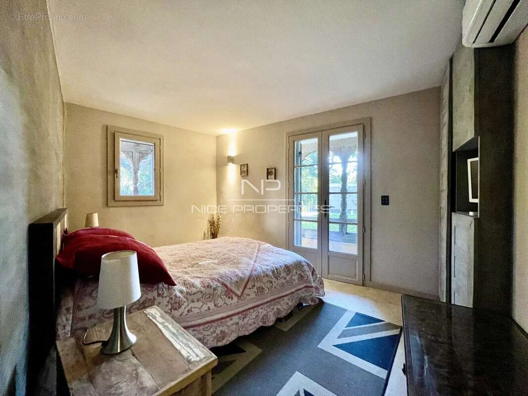 Sainte-Maxime, villa à 100 mètres d'une petite plage - photo 14