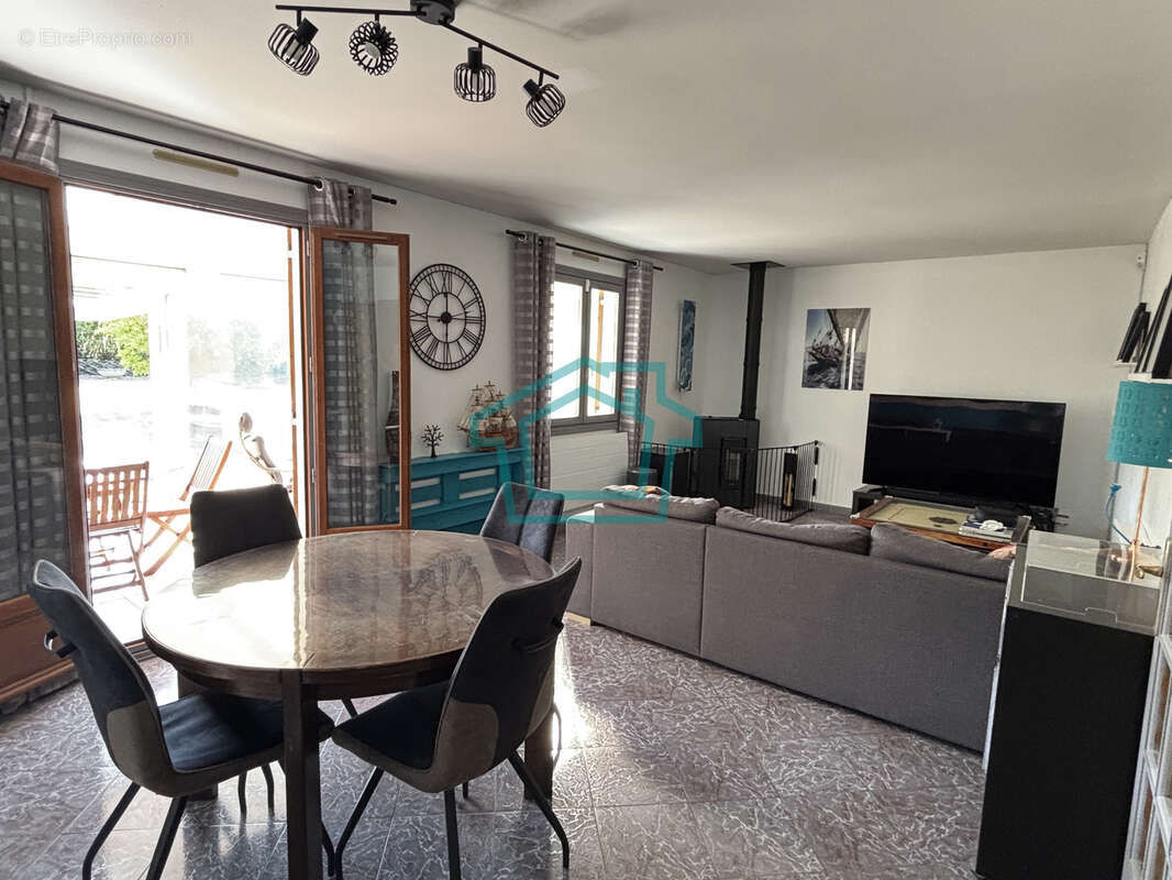 RARE SUR LE SECTEUR - Maison de plain-pied - 4 chambres sur 1 000 m2 de terrain - Entre Thoiry et Septeuil - photo 3