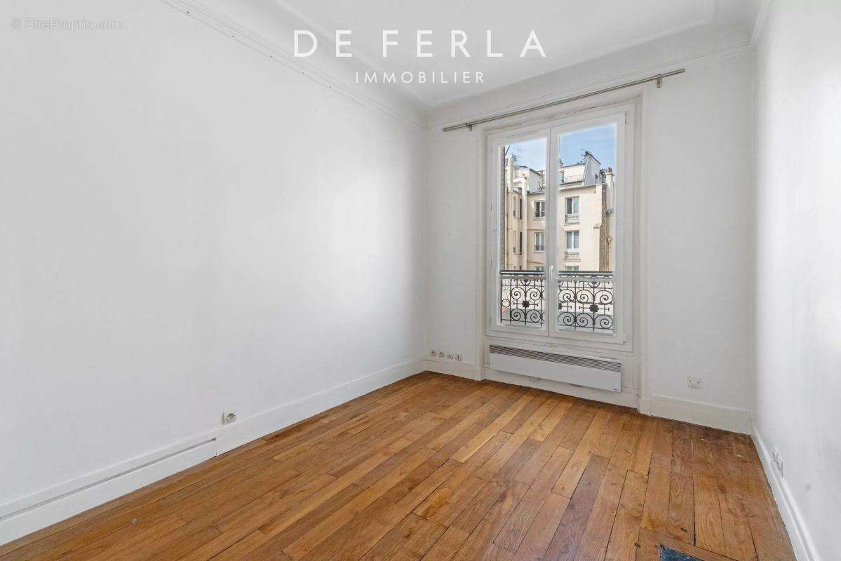 Appartement à PARIS-14E