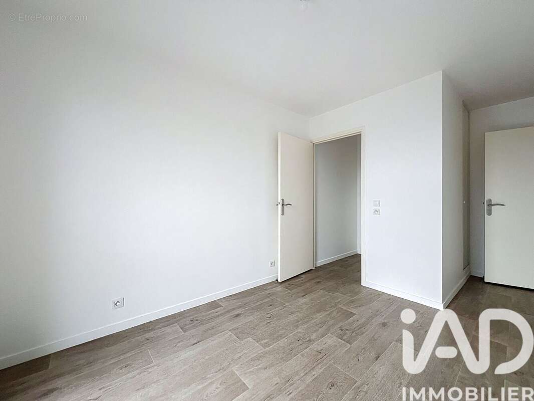 Photo 6 - Appartement à BUSSY-SAINT-GEORGES