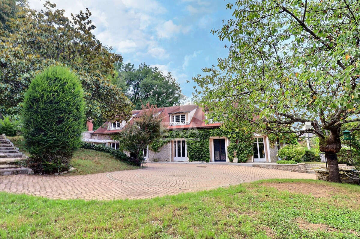 Maison 250m² à saint-cyr-la-rivière - photo 16