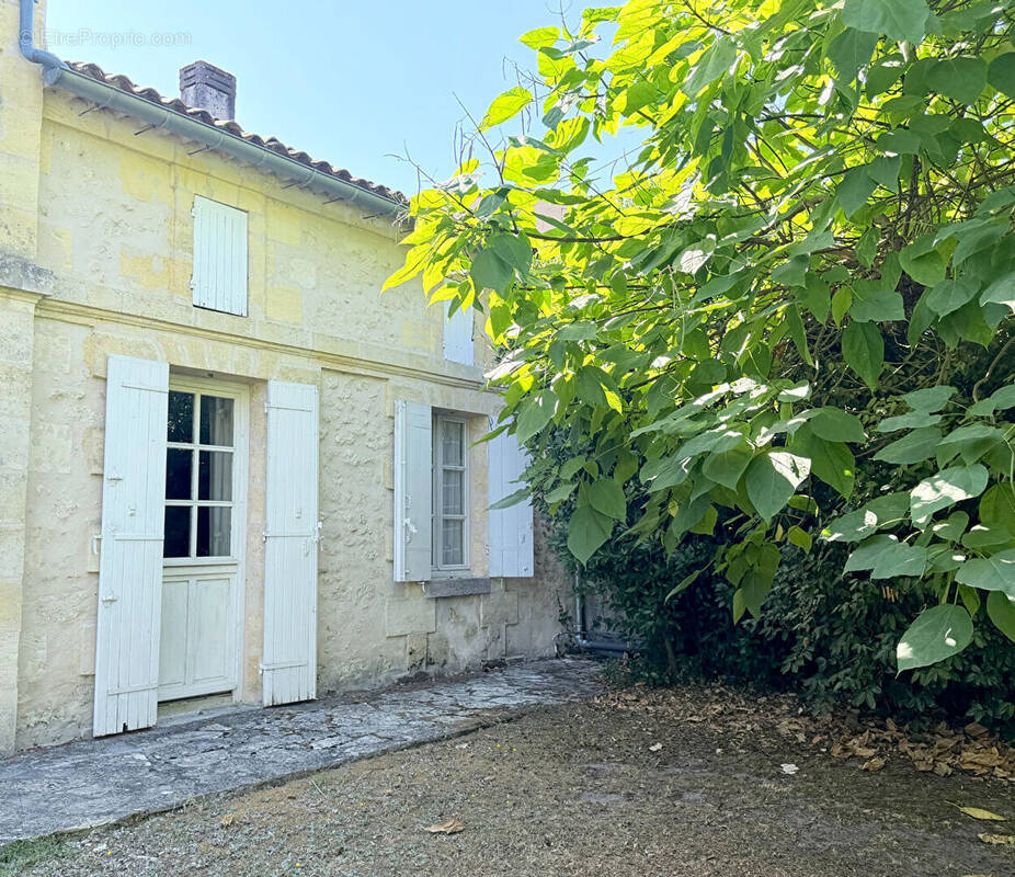 Maison à SAINT-MEDARD-D'EYRANS