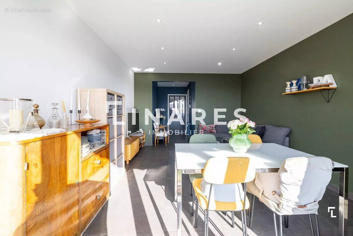 Appartement à MARSEILLE-4E