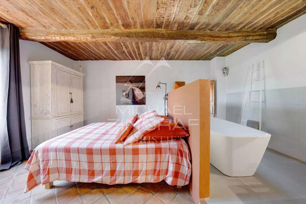 Maison à TOURVES