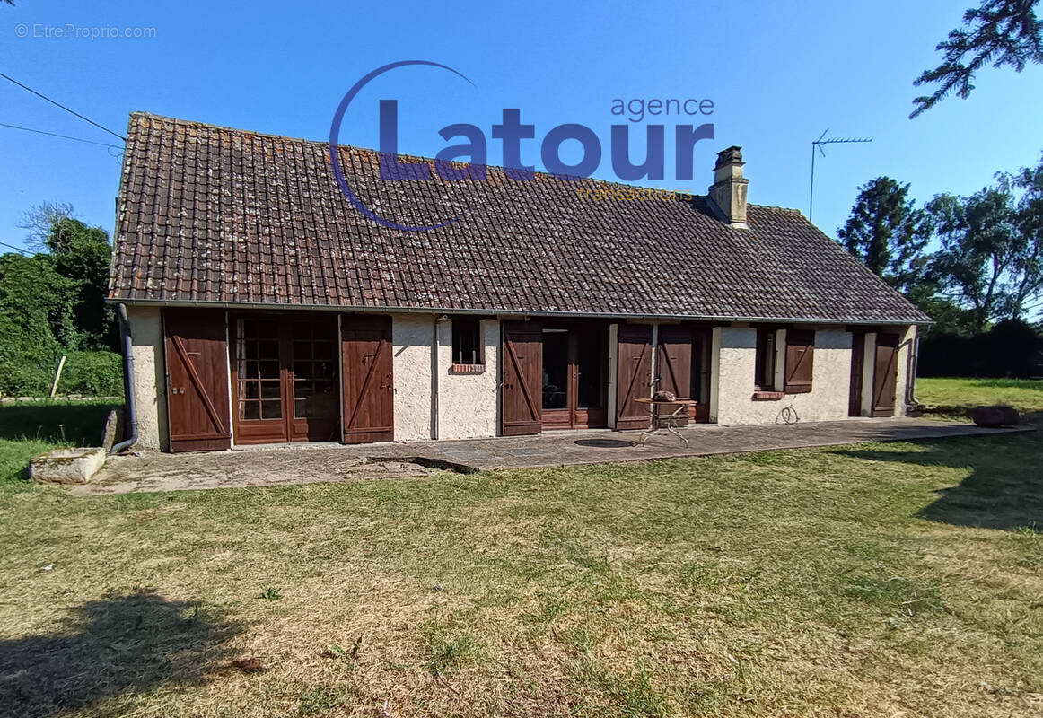 Maison à LIGNEROLLES