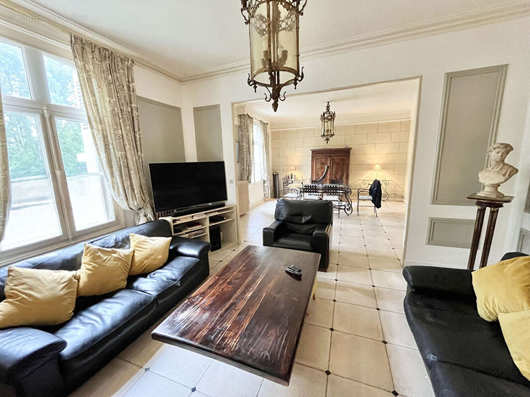 Maison à SAINT-ETIENNE-DE-CHIGNY