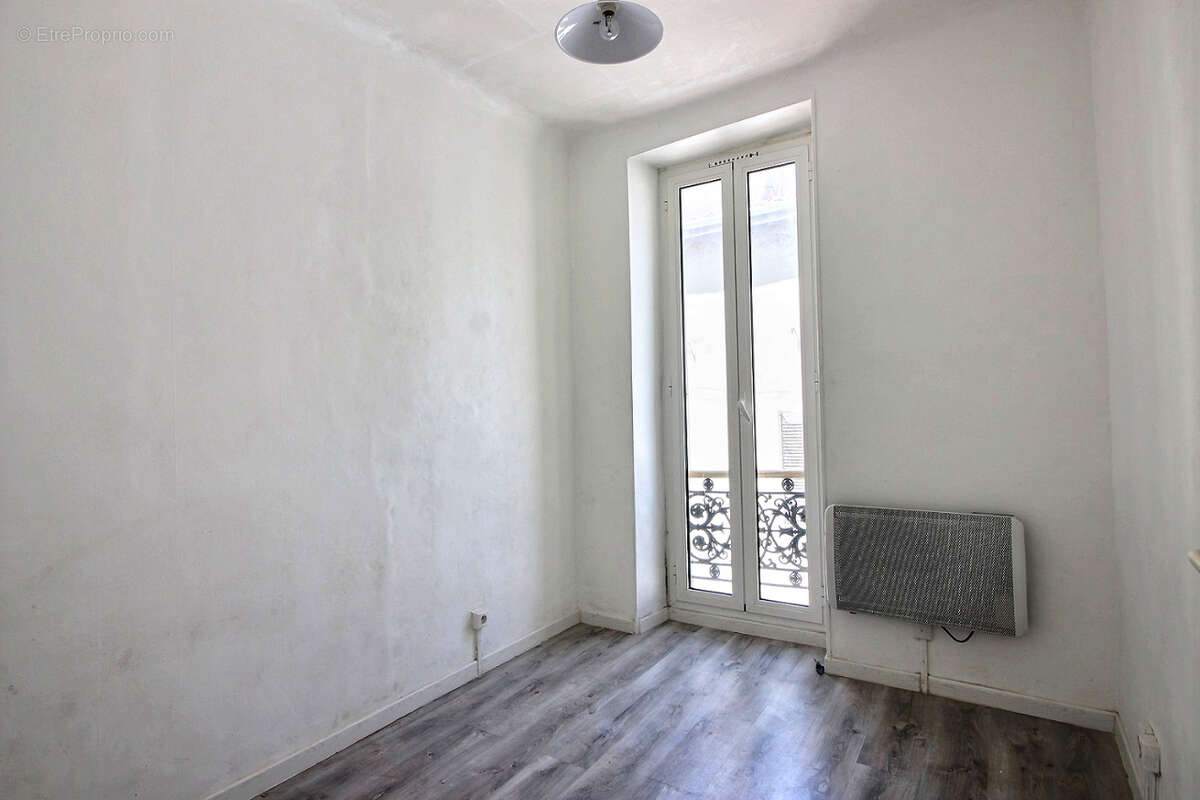 Appartement à MARSEILLE-6E