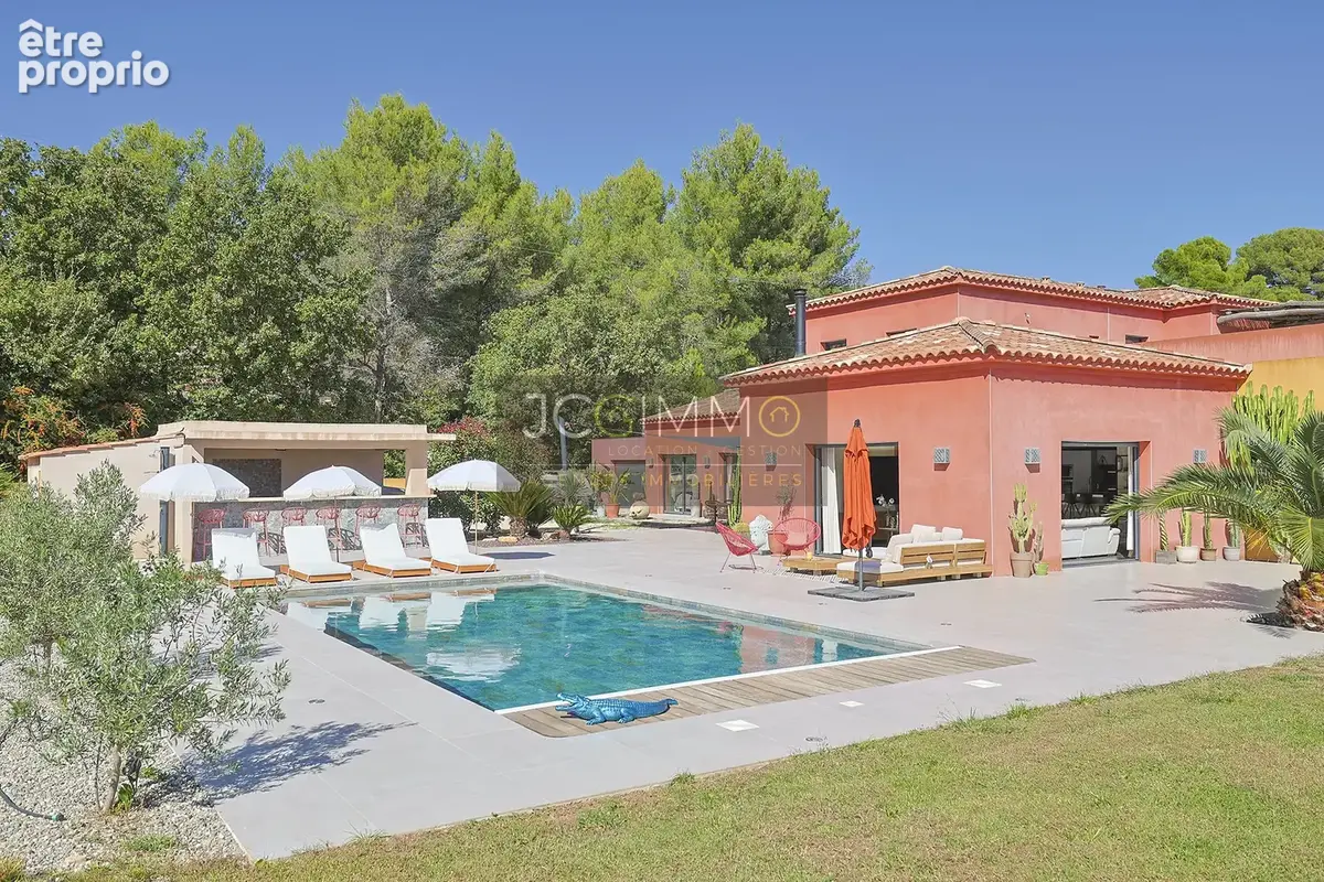 Maison à HYERES