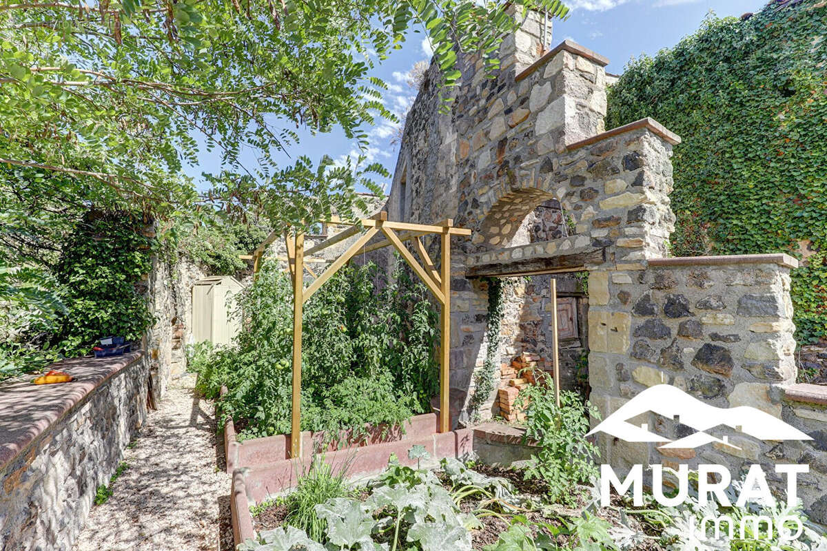 Maison 440 m² à Plauzat  - photo 5