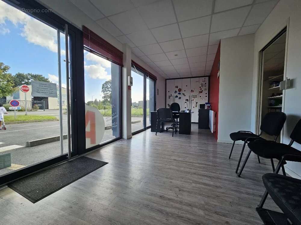 Commerce à PLELAN-LE-GRAND