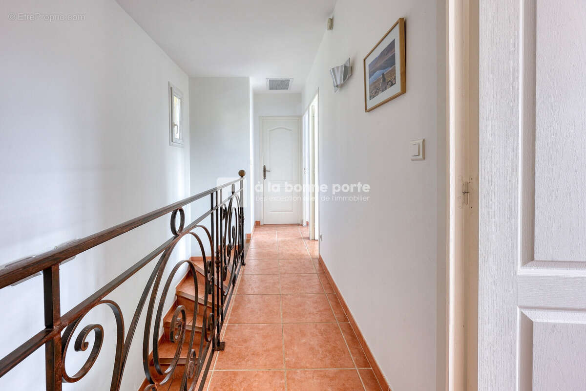 Maison à LA CADIERE-D'AZUR