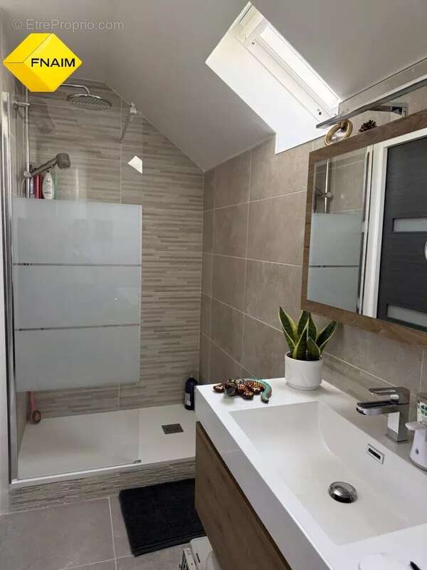 Appartement à SAINTE-GENEVIEVE-DES-BOIS