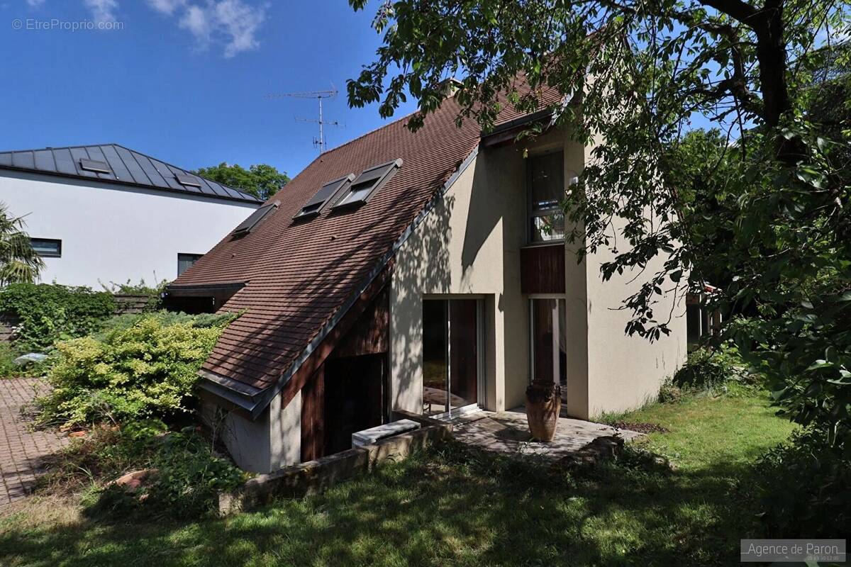 Maison à VERRIERES-LE-BUISSON