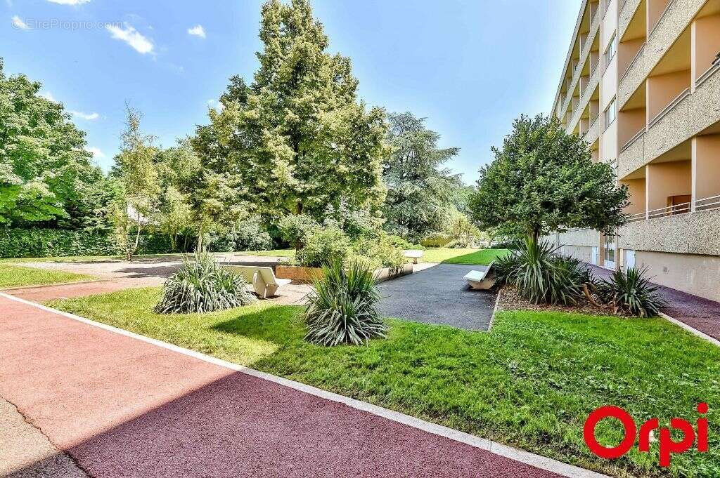 Appartement À Vendre T5 avec cave et place de stationnement - photo 16