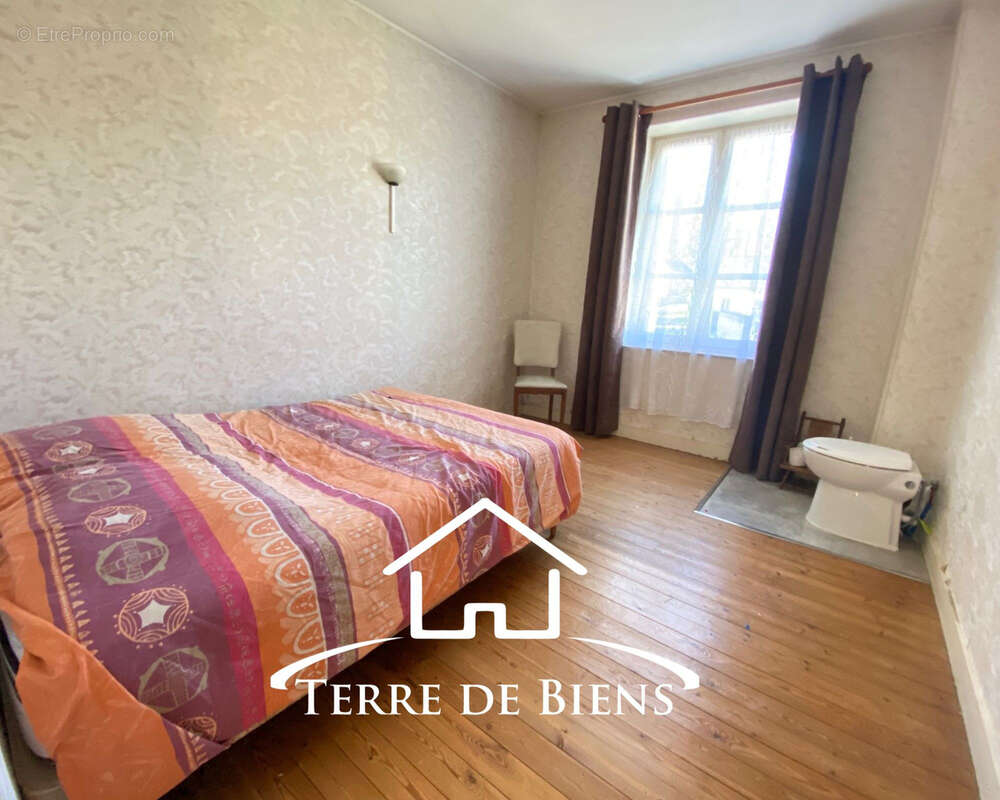 Maison à VIC-SUR-AISNE