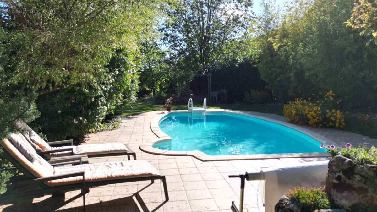 Maison à SAINT-AUPRE