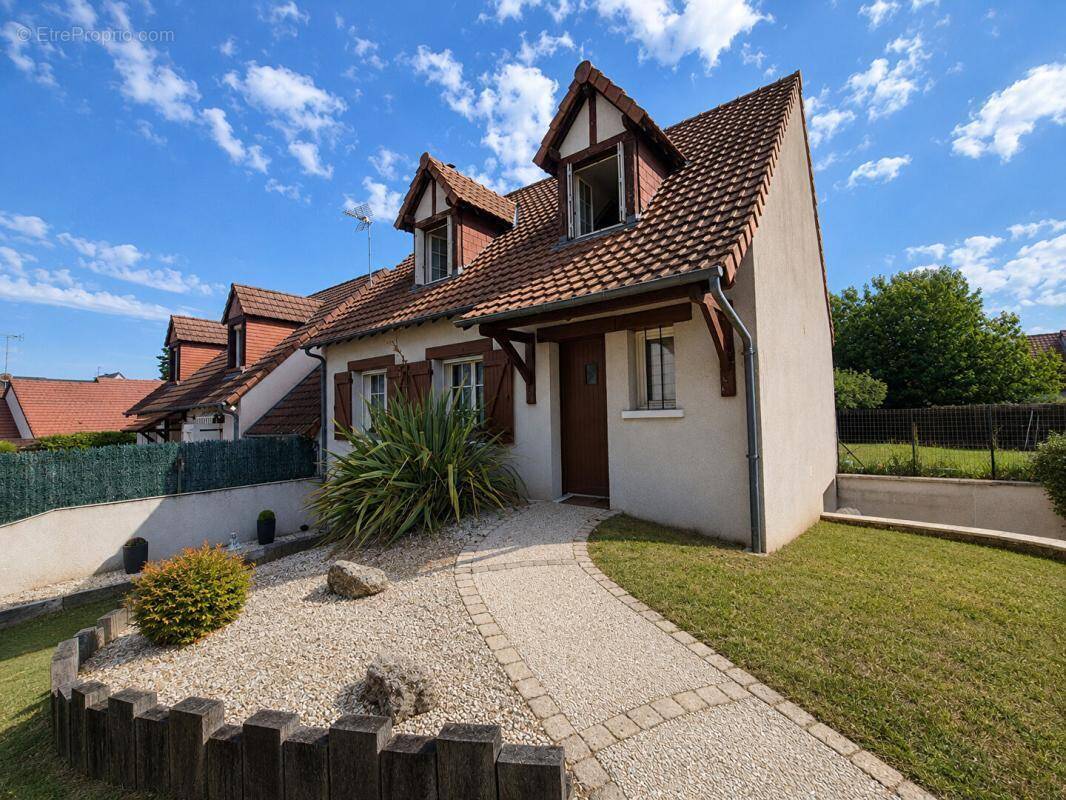 Maison à VINEUIL