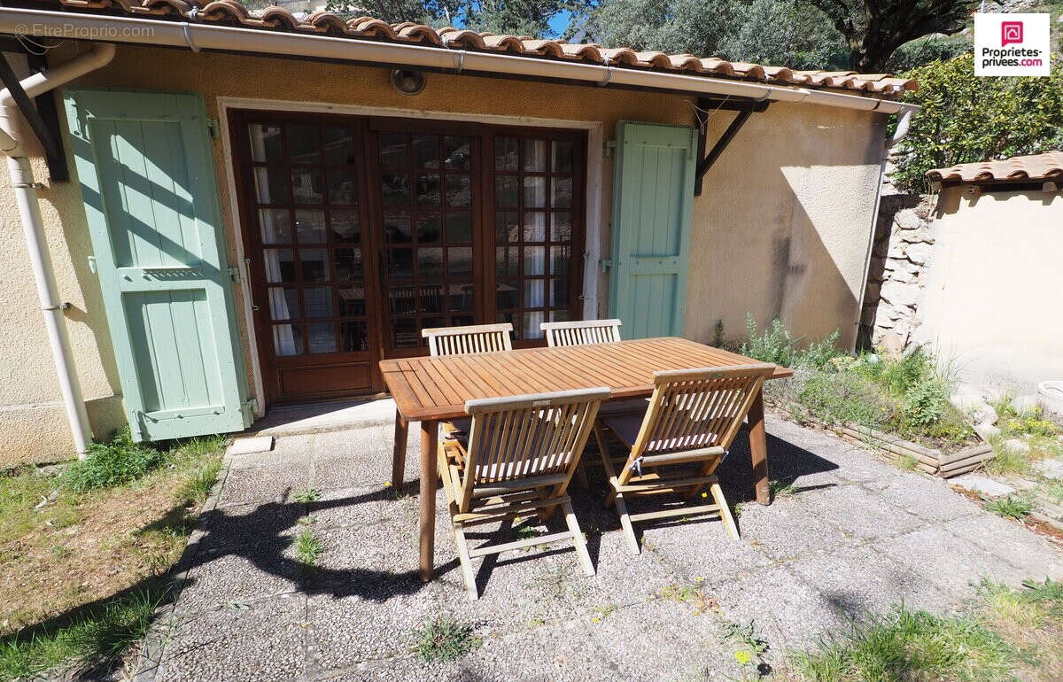 Maison à ESPARRON-DE-VERDON