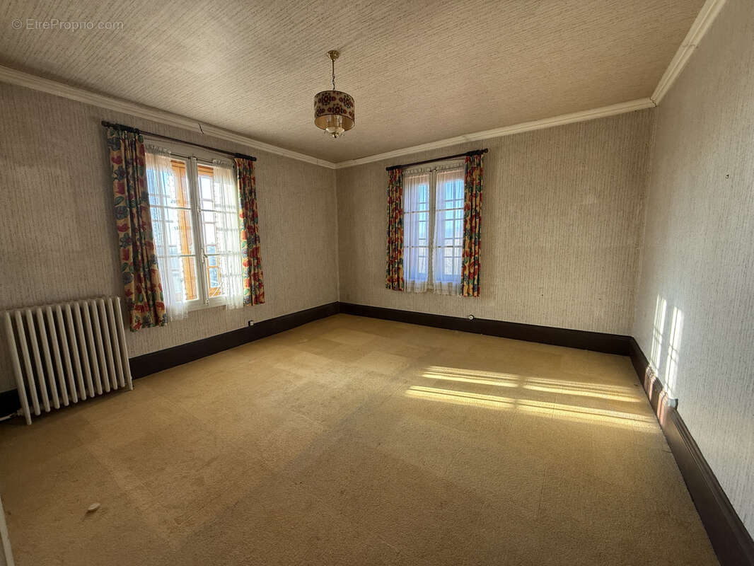 Maison à REVENTIN-VAUGRIS