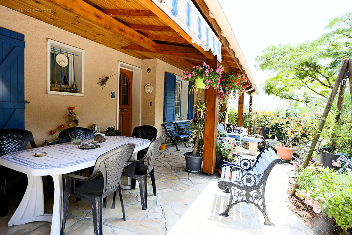 Maison à PESSAT-VILLENEUVE