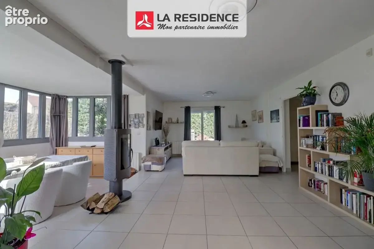 Maison 6 pièces 125 m² à vendre à Montfort-L'amaury (78490) - photo 8