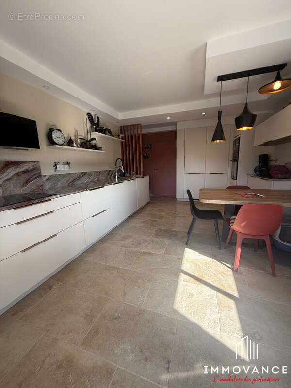 Maison à LEZAN
