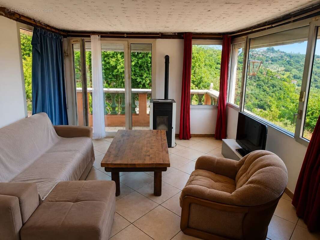 Maison à SAINTE-AGNES