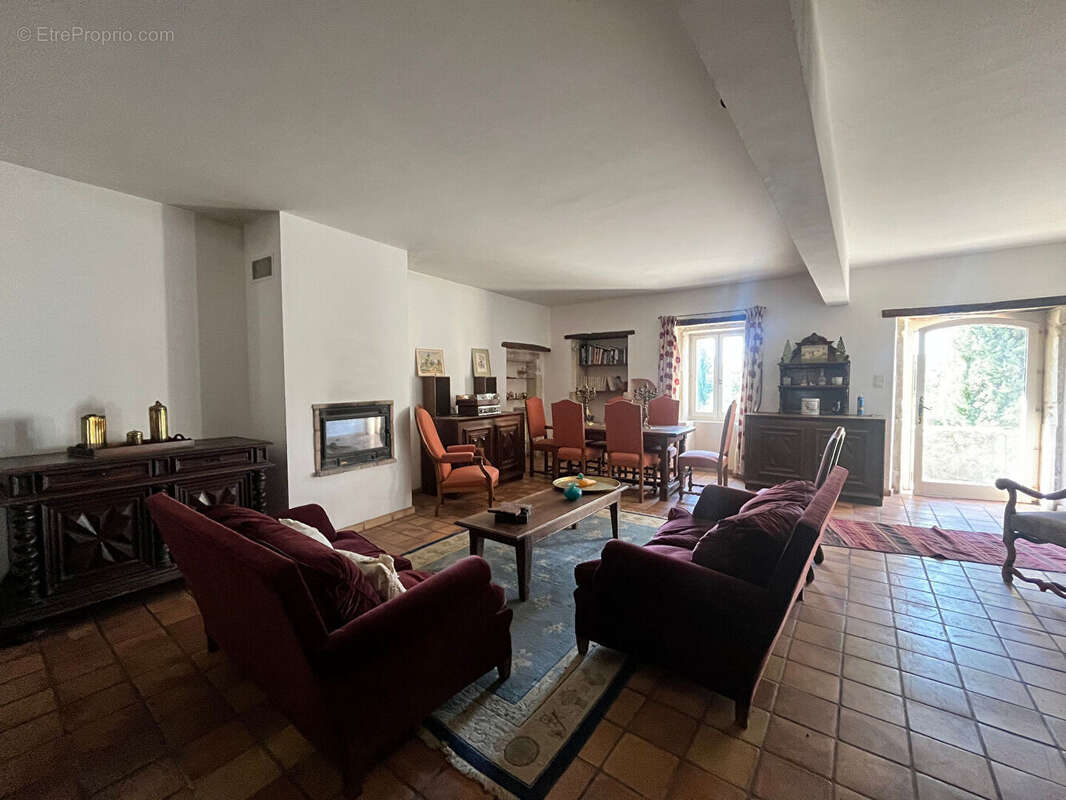 Maison ancienne en pierre  avec terrain de  de 2000 m² dans un hameau, région GRIGNAN. - photo 8